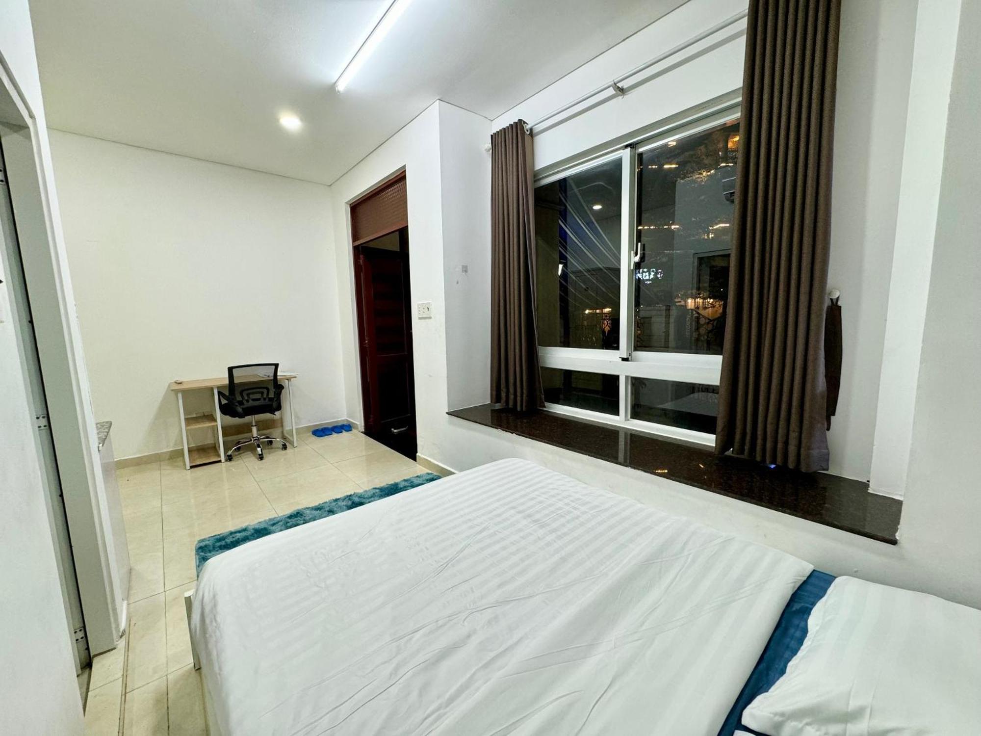 Dlux Cityland Go Vap Khách sạn hẻo lánh